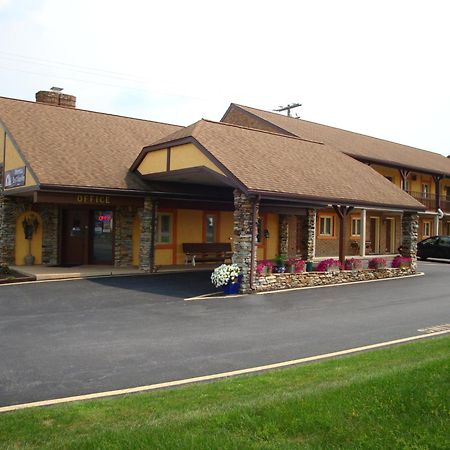 Soudersburg Inn & Suites Lancaster Ronks Exteriör bild