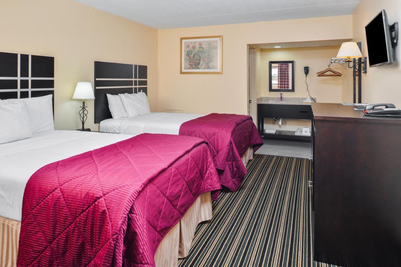 Soudersburg Inn & Suites Lancaster Ronks Exteriör bild