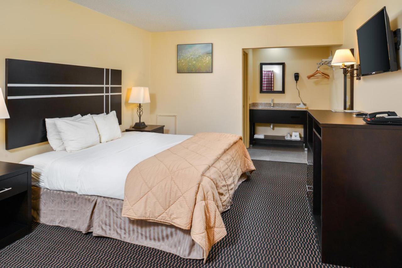 Soudersburg Inn & Suites Lancaster Ronks Exteriör bild