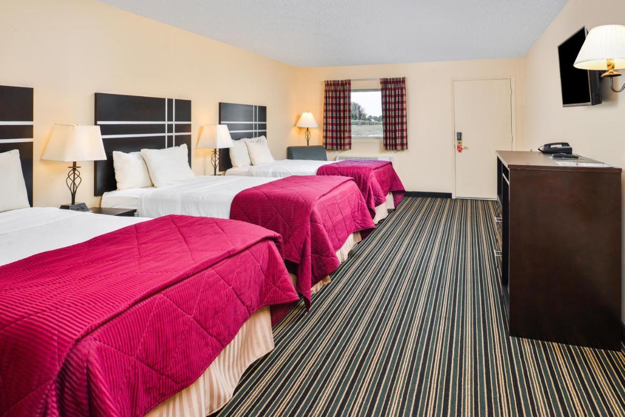 Soudersburg Inn & Suites Lancaster Ronks Exteriör bild