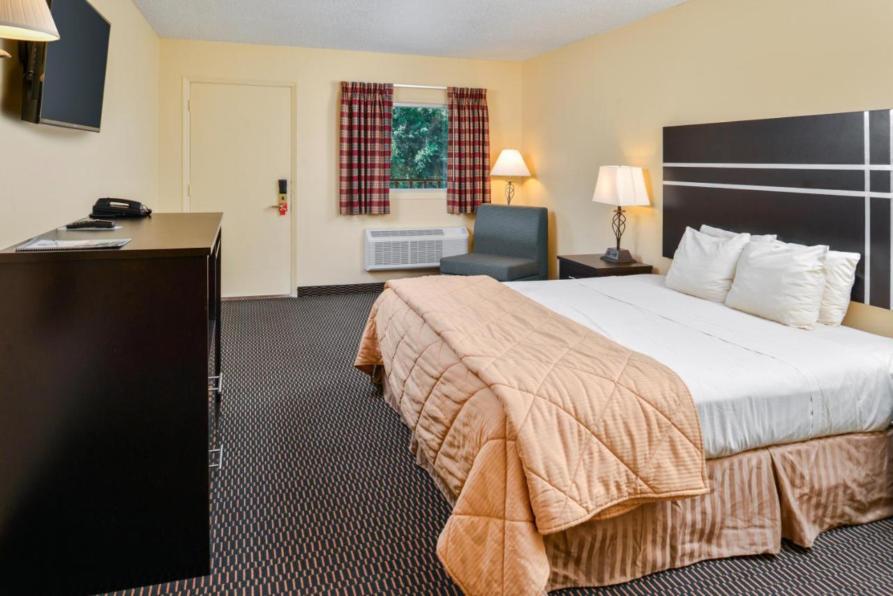 Soudersburg Inn & Suites Lancaster Ronks Exteriör bild