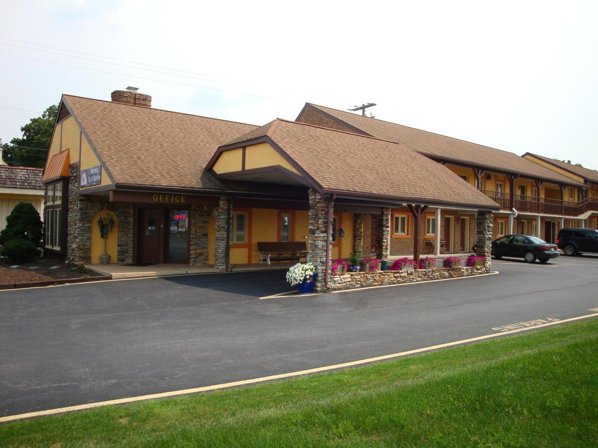 Soudersburg Inn & Suites Lancaster Ronks Exteriör bild