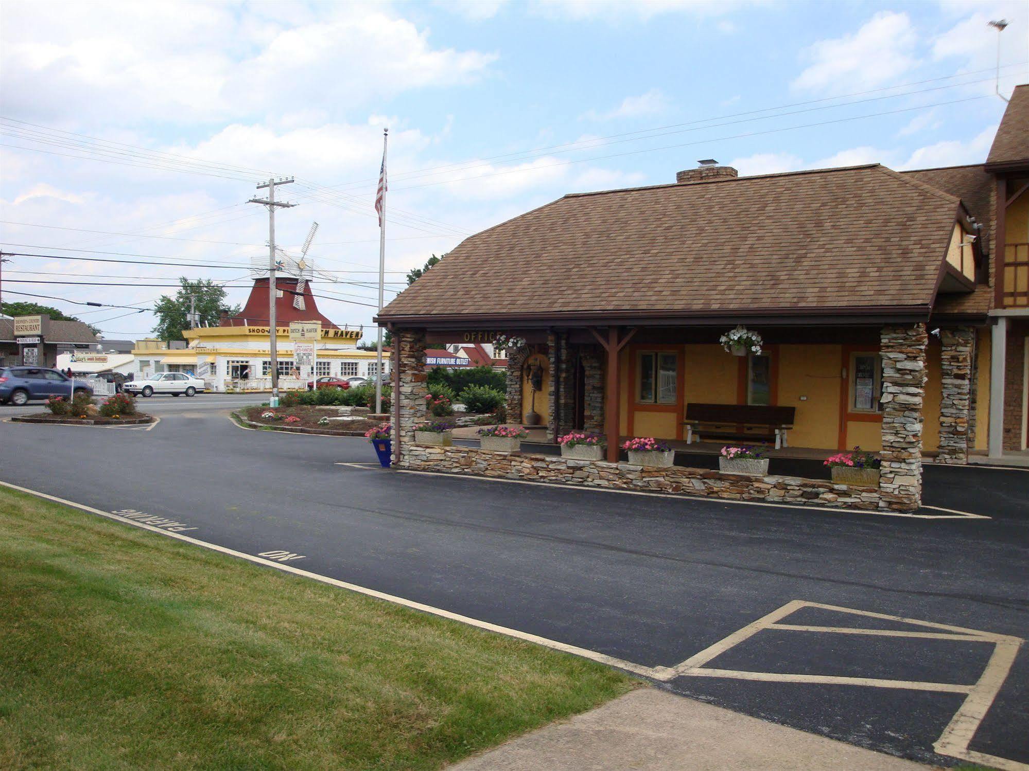 Soudersburg Inn & Suites Lancaster Ronks Exteriör bild