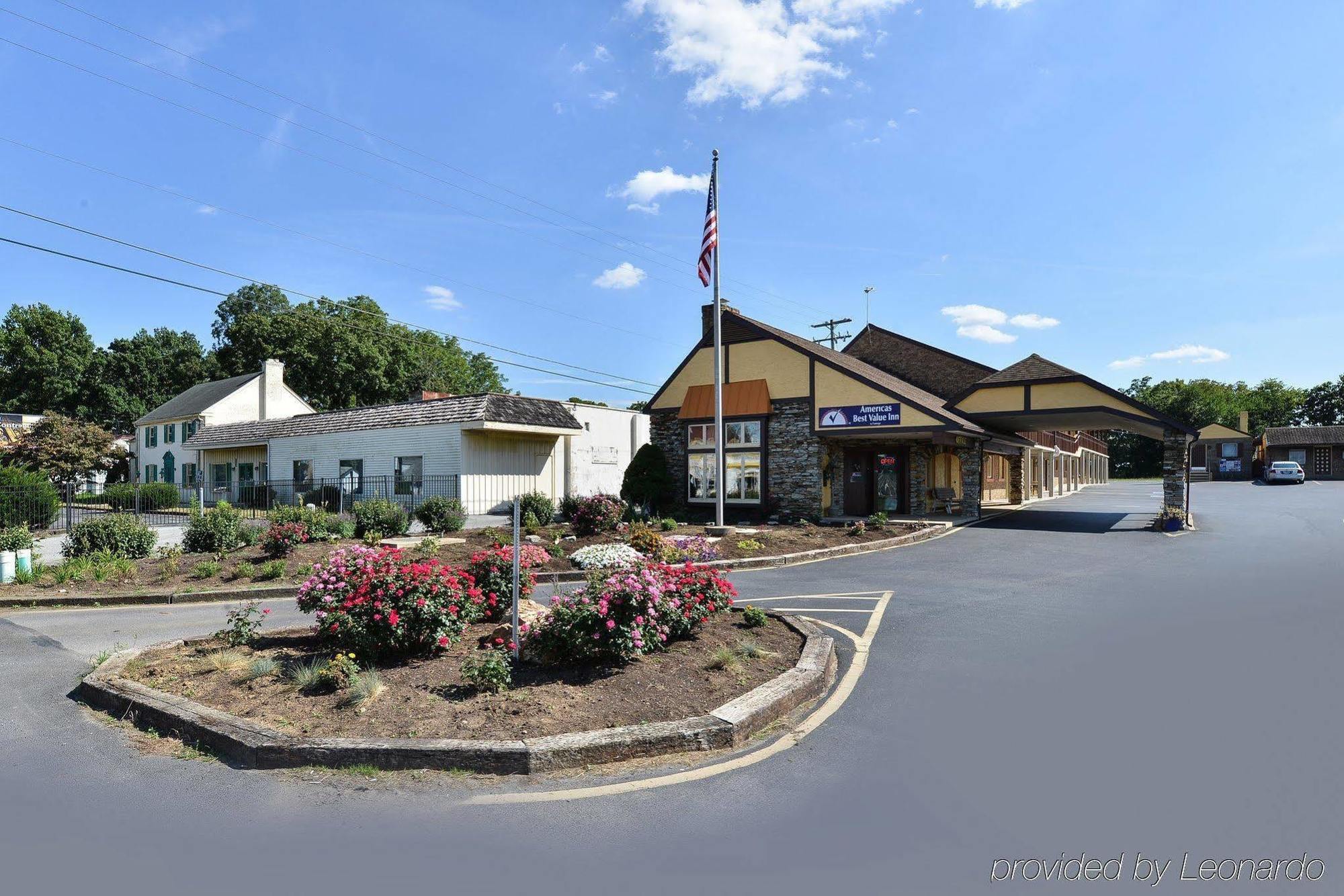 Soudersburg Inn & Suites Lancaster Ronks Exteriör bild