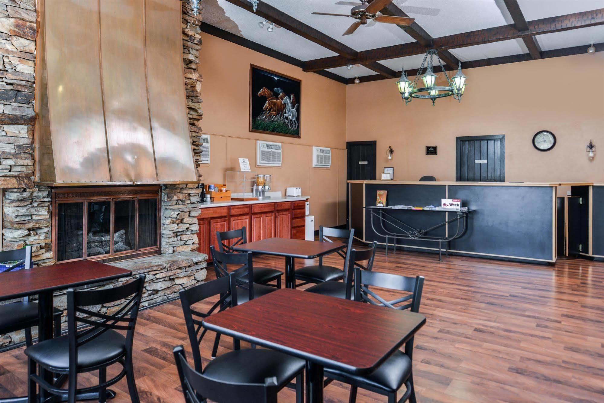Soudersburg Inn & Suites Lancaster Ronks Exteriör bild