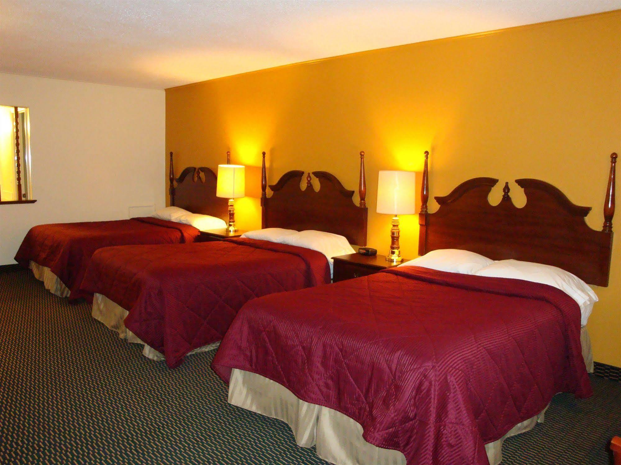 Soudersburg Inn & Suites Lancaster Ronks Exteriör bild