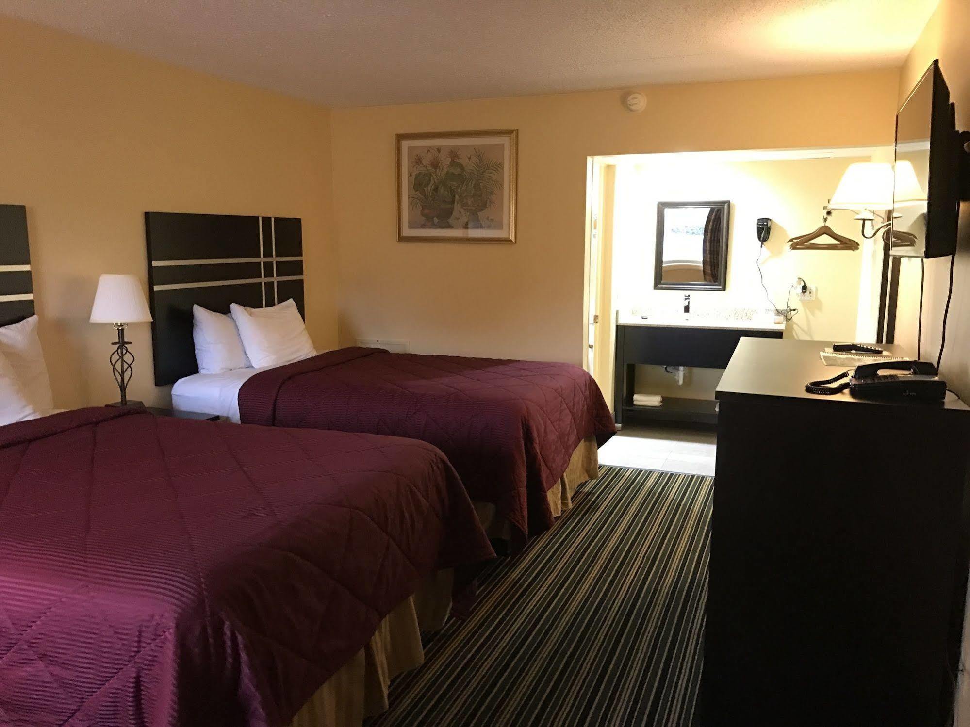 Soudersburg Inn & Suites Lancaster Ronks Exteriör bild