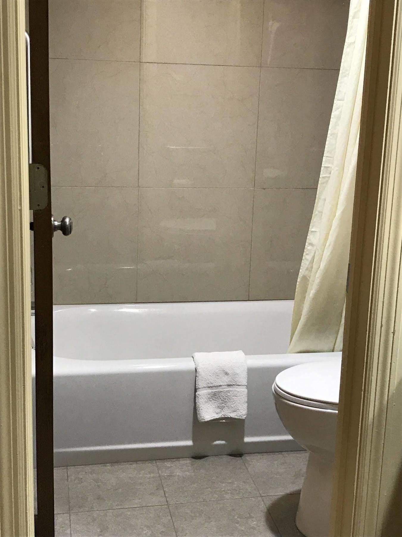 Soudersburg Inn & Suites Lancaster Ronks Exteriör bild